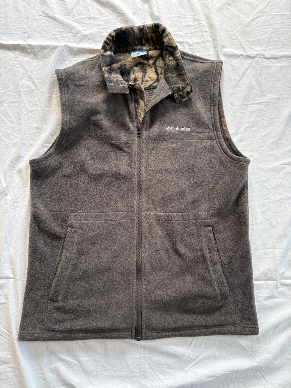 Columbia Fleece Vest Gray with Camo Collar Mens Medium